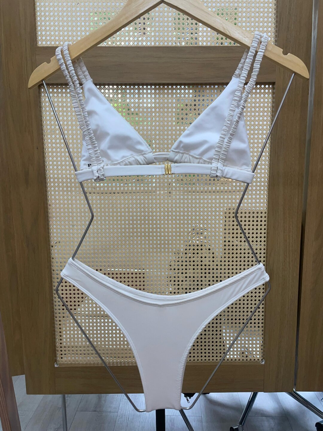 CONJUNTO LIVIA OFF WHITE BASICS - Image 3