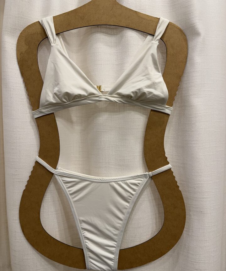 CONJUNTO BASICS TOP CAROL P + CALCINHA FITA M OFF